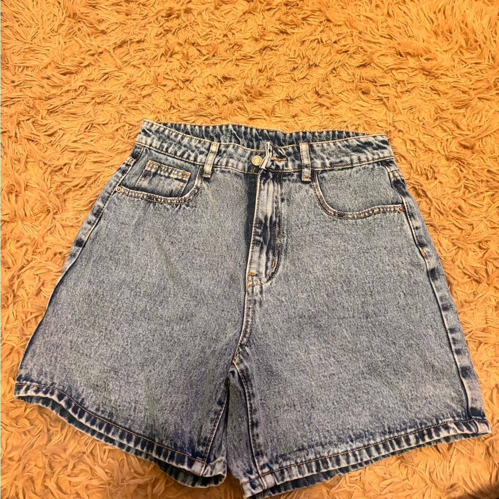 Short Jeans